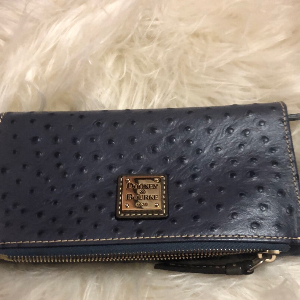 Dooney and Bourke wallet